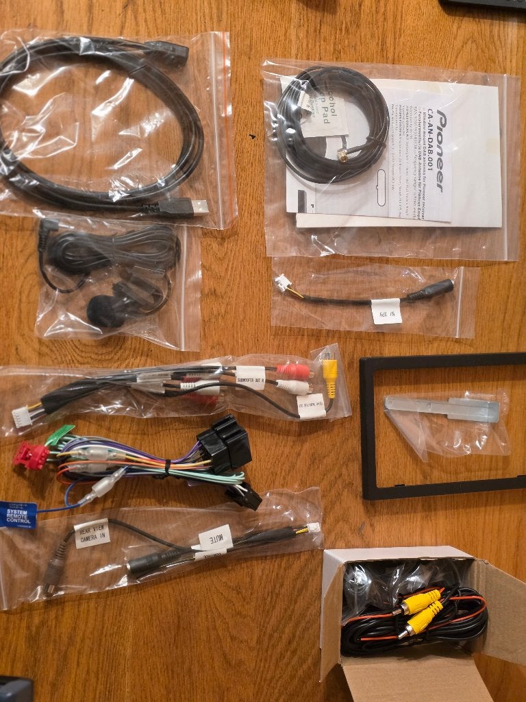 Nieuwe Pioneer autoradio kabelset DAB antenne + microfoon, Ophalen, Nieuw