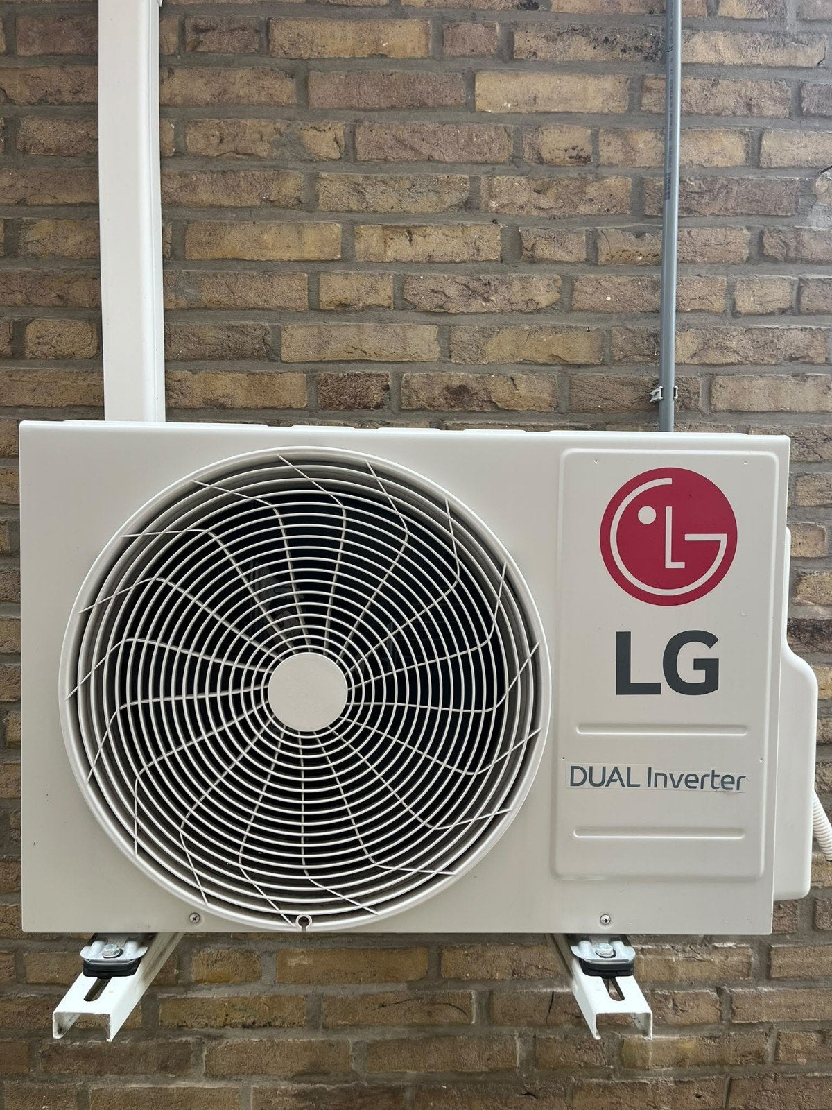 2x LG Single-split Inverter Airco/Warmtepomp Buitenunit, Ophalen, Koelen en Ontvochtigen, 3 snelheden of meer, Zo goed als nieuw