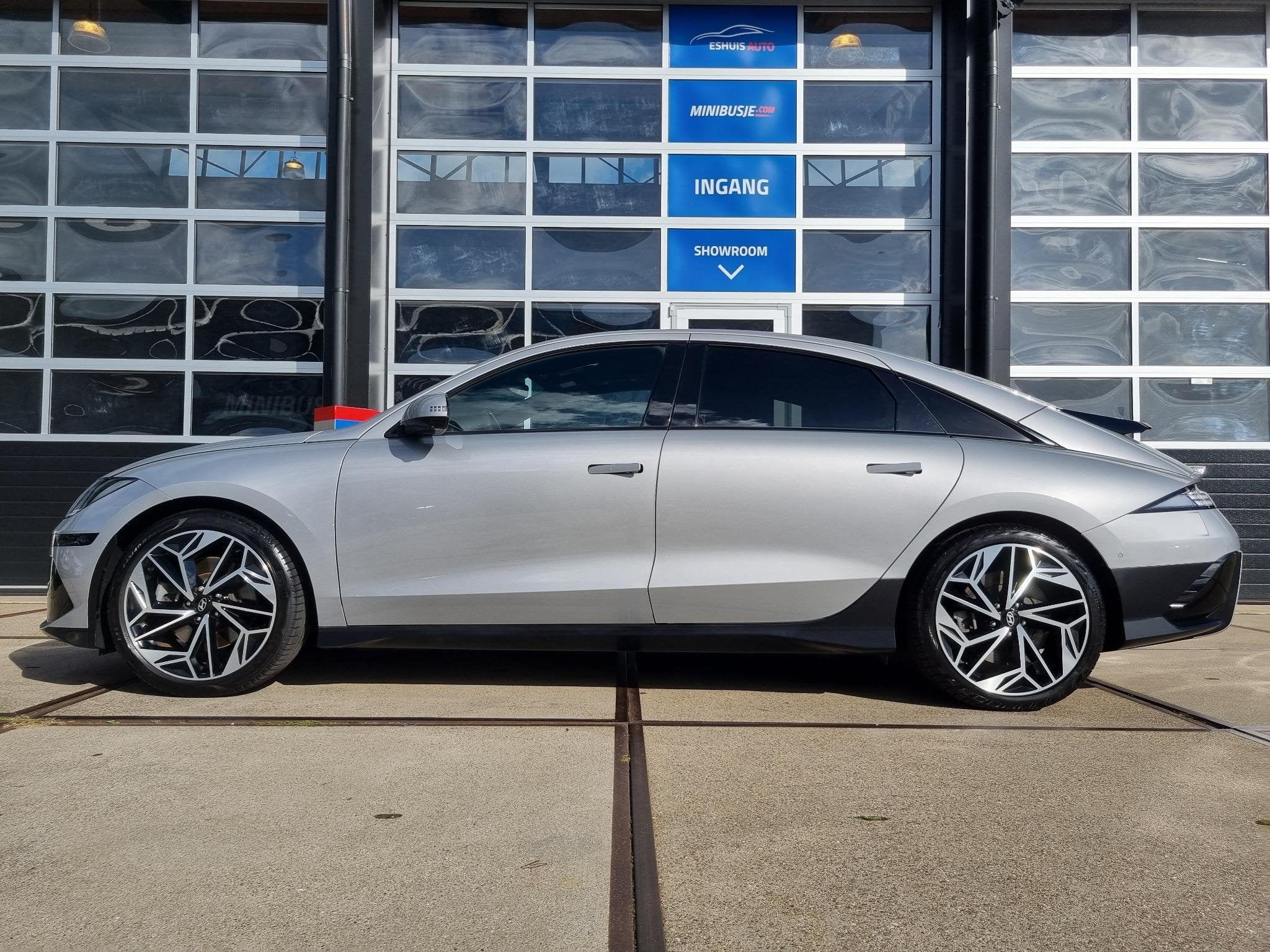 Hyundai IONIQ 6 Connect 77.4 kWh 229pk Long Range / 20" / HU, Auto's, Automaat, Dealer onderhouden, Gebruikt, 614 km