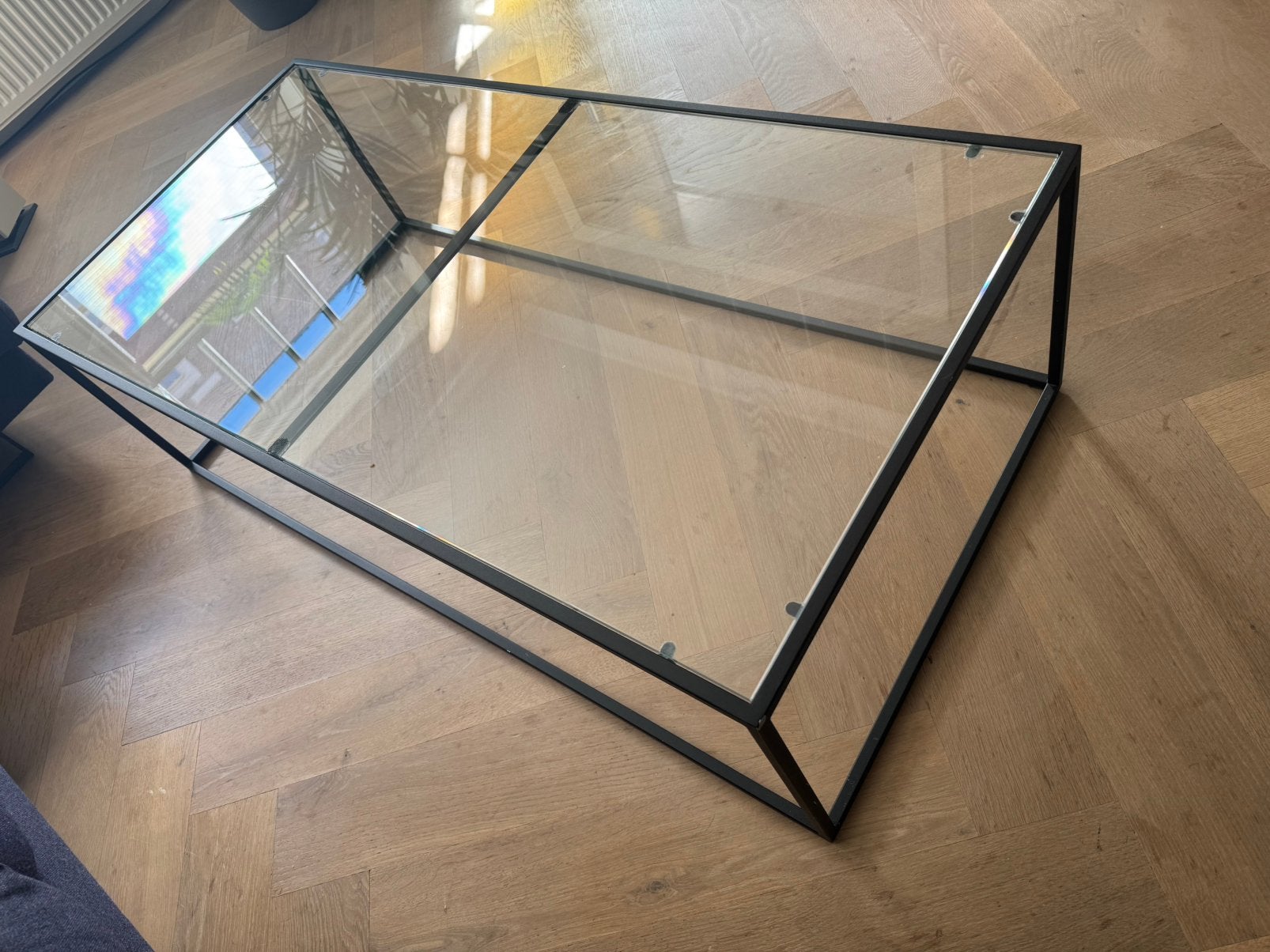 Mooie glazen industriele salontafel