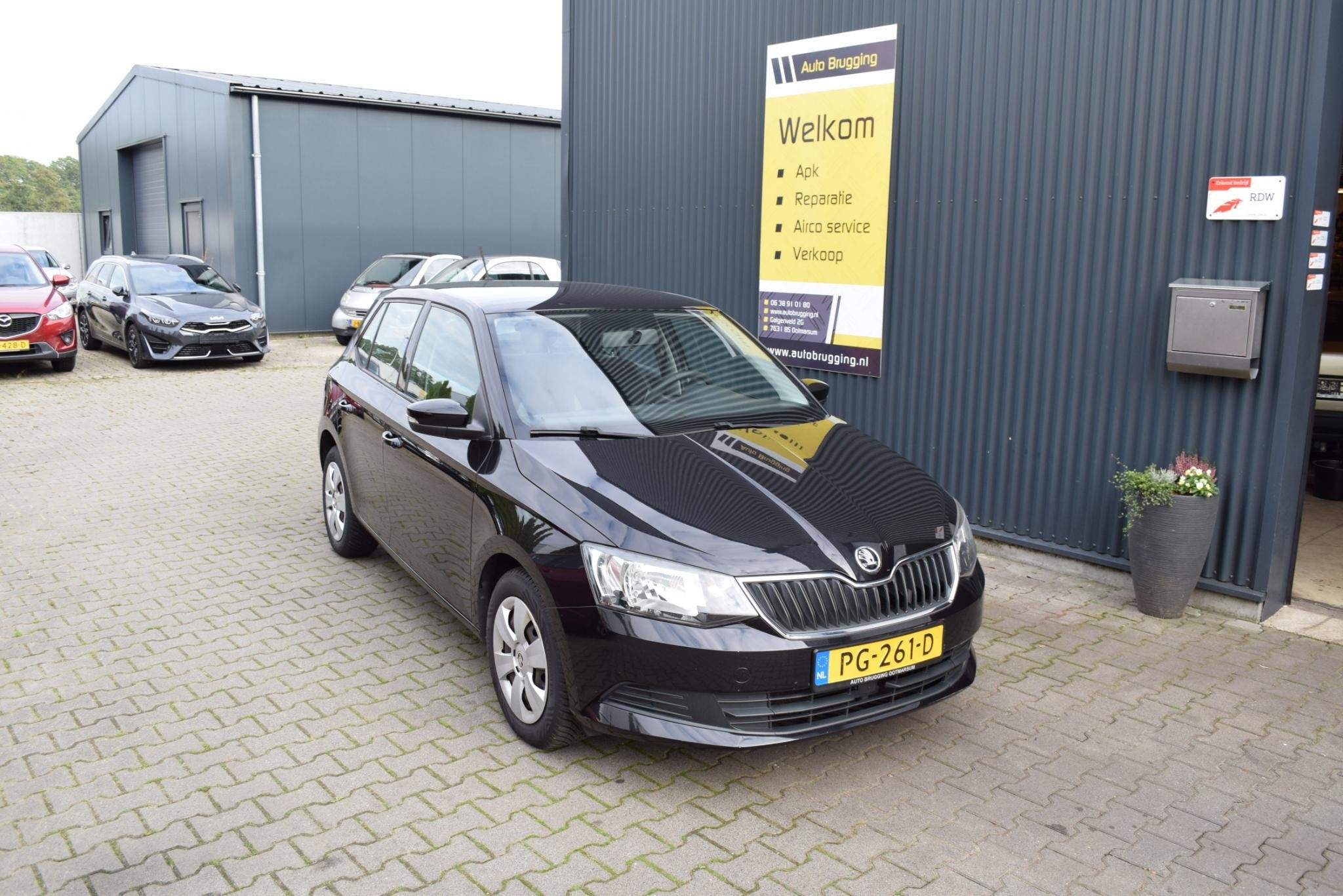 Skoda Fabia 1.0 Active Apple carplay, Stof, 60 pk, Zwart, Bedrijf