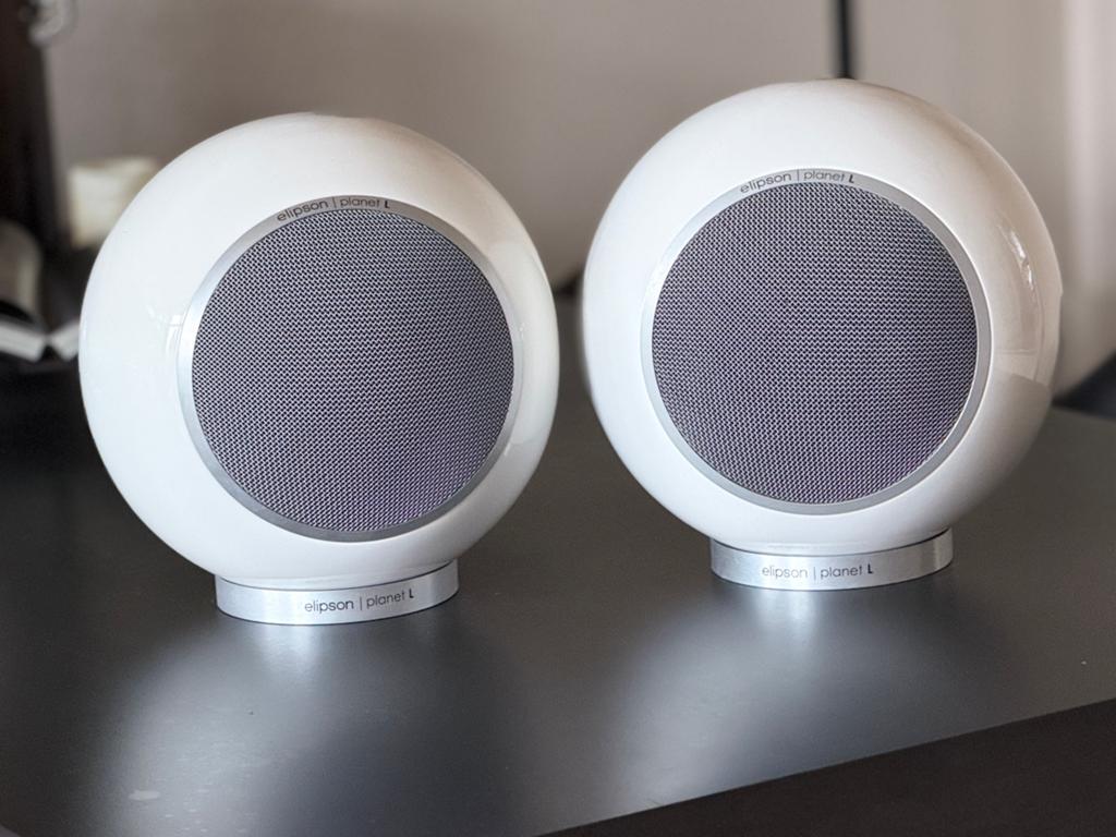 Elipson Planet L Speakers - Wit Set van 2 incl. Muurbeugels, Audio, Tv en Foto, Luidsprekers, Zo goed als nieuw, 60 tot 120 watt