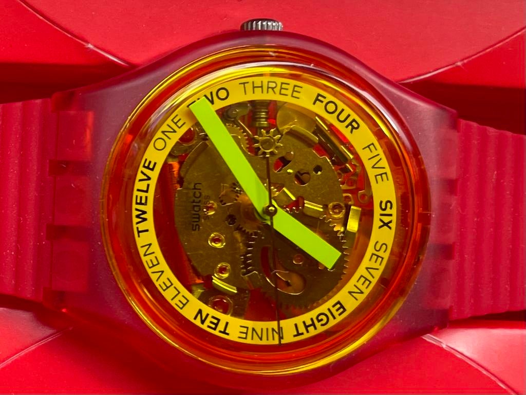 Swatch Horloge NIEUW Retro-Rosso dames/heren, Ophalen, Nieuw, Rood, Jongen of Meisje