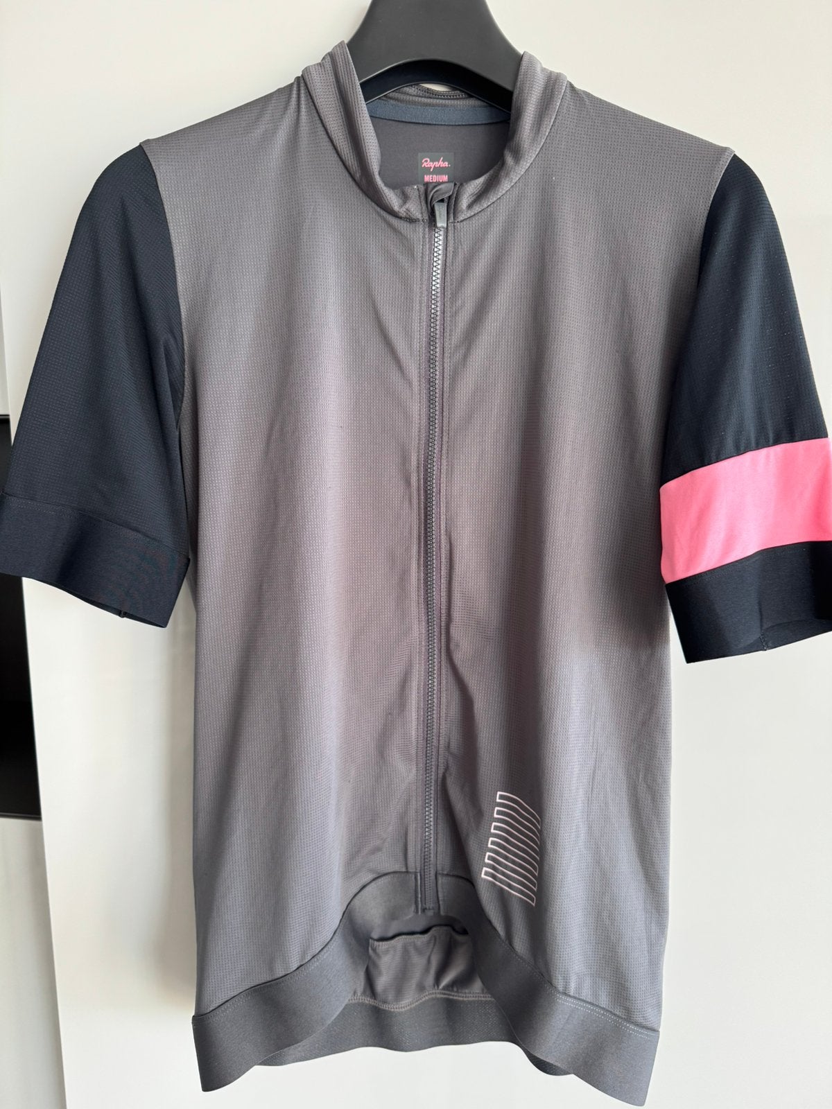Rapha Pro Team shirt maat M, Fietsen en Brommers, Fietsaccessoires | Fietskleding, Ophalen of Verzenden, Zo goed als nieuw, M