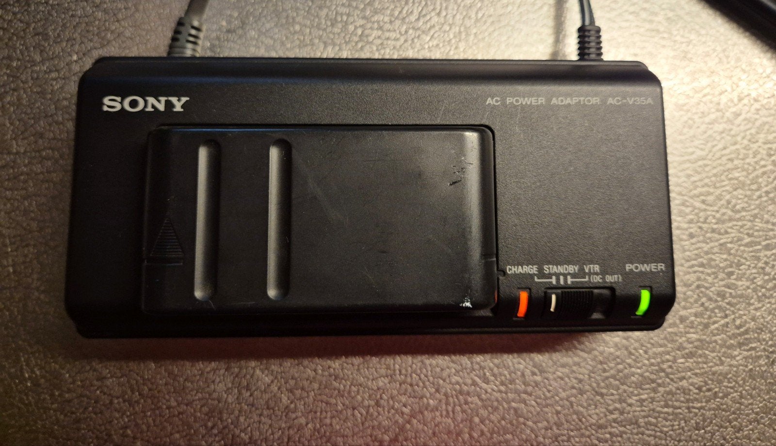 AC Power Adapter Batterijlader voor Sony Hi8 CCD-TR808E, Ophalen of Verzenden, Gebruikt