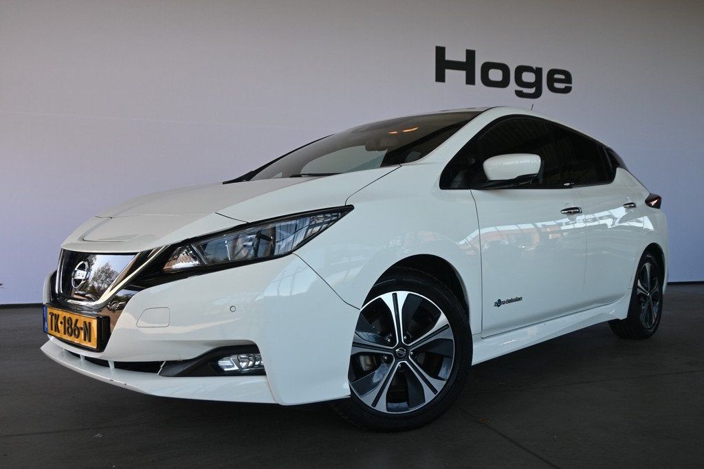 Nissan Leaf N-Connecta 40 kWh Automaat Navigatie Stoelverwar, Auto's, Nissan, Stof, Gebruikt, Adaptive Cruise Control, Wit