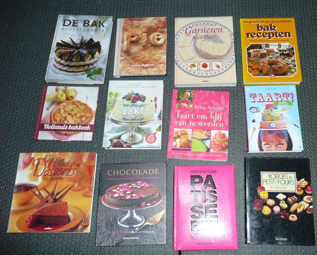 42 x BAKKEN – taarten – bakboek – monteewerk - PATISSERIE, 42 x BAKKEN – taarten – bakboek – monteewerk - PATISSERIE, Ophalen of Verzenden