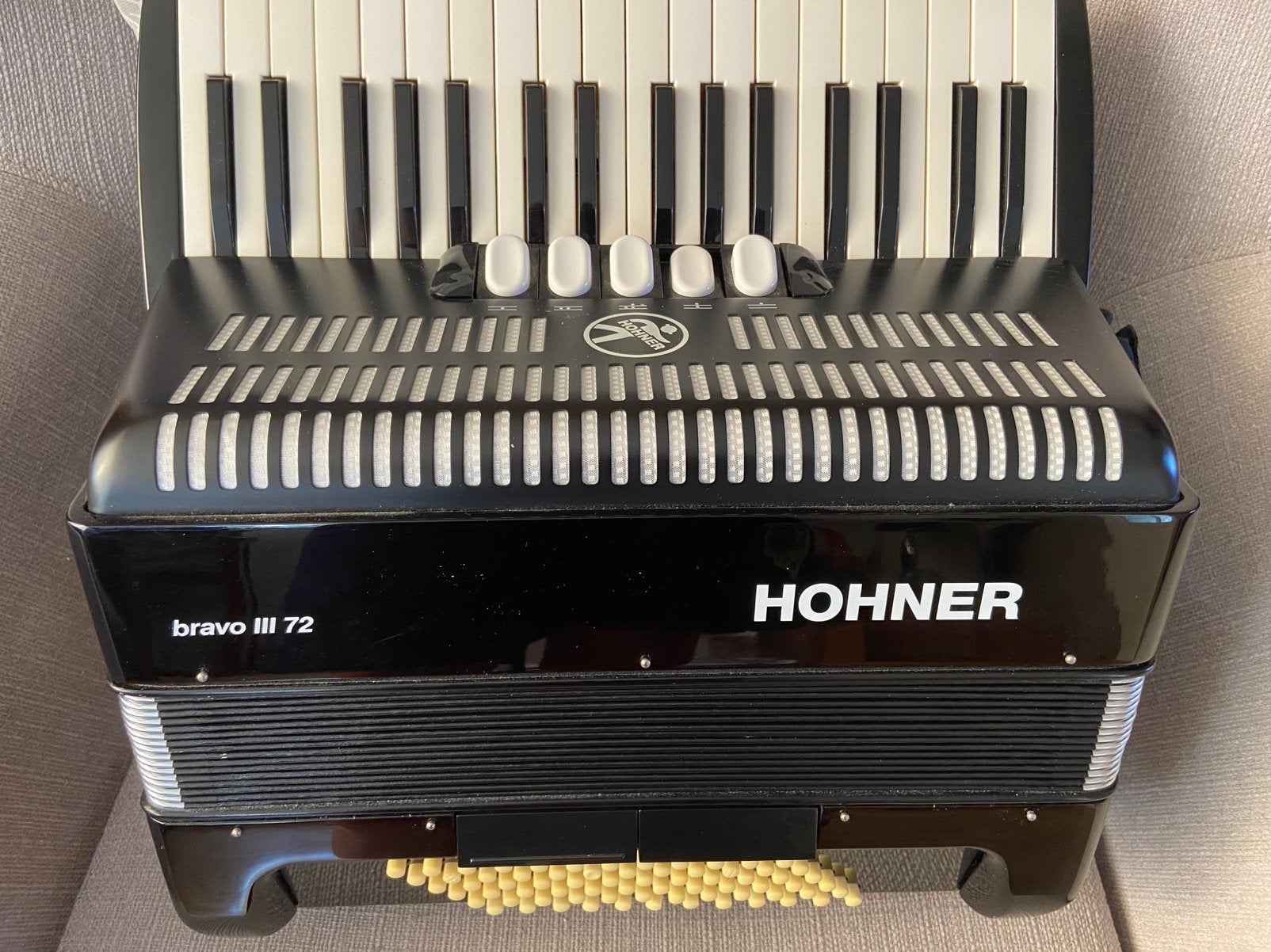 Hohner Bravo III 72, 72-bas, Met koffer, Zo goed als nieuw, Hohner