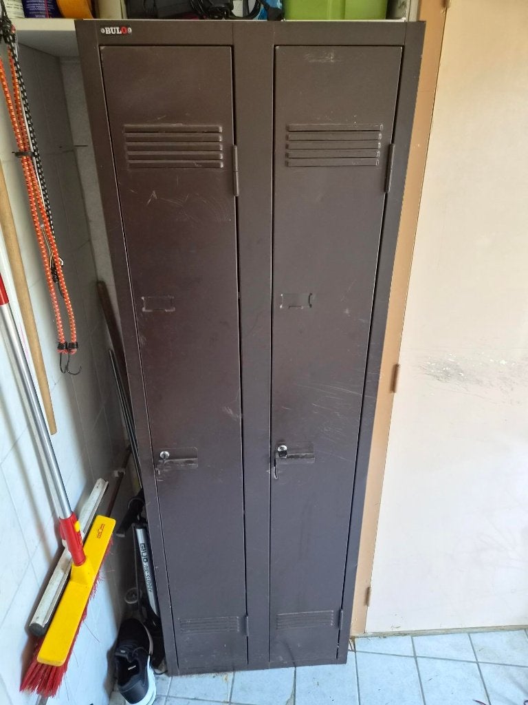 locker kasten, Ophalen