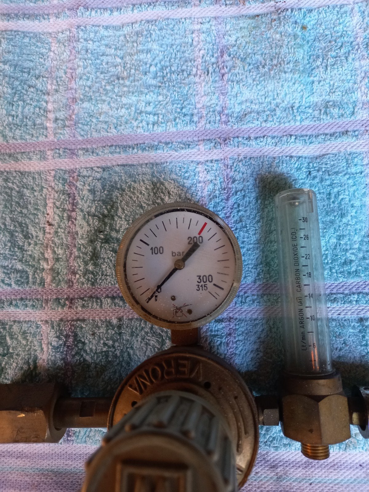 Mujelli MIG/MAG Gasdrukregelaar met manometer en flowmeter, Ophalen, Zo goed als nieuw, 150 tot 250 ampère, Co2