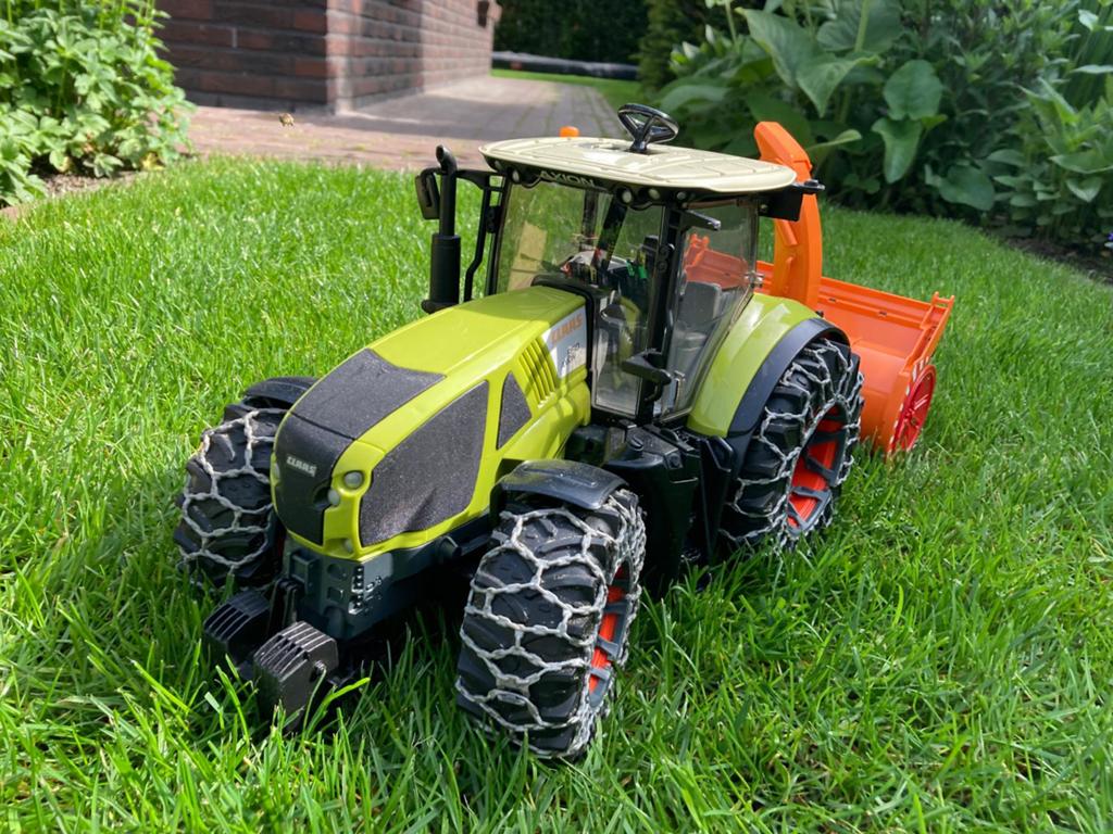 Bruder claas trekker met sneeuwschuiver, Ophalen, Gebruikt