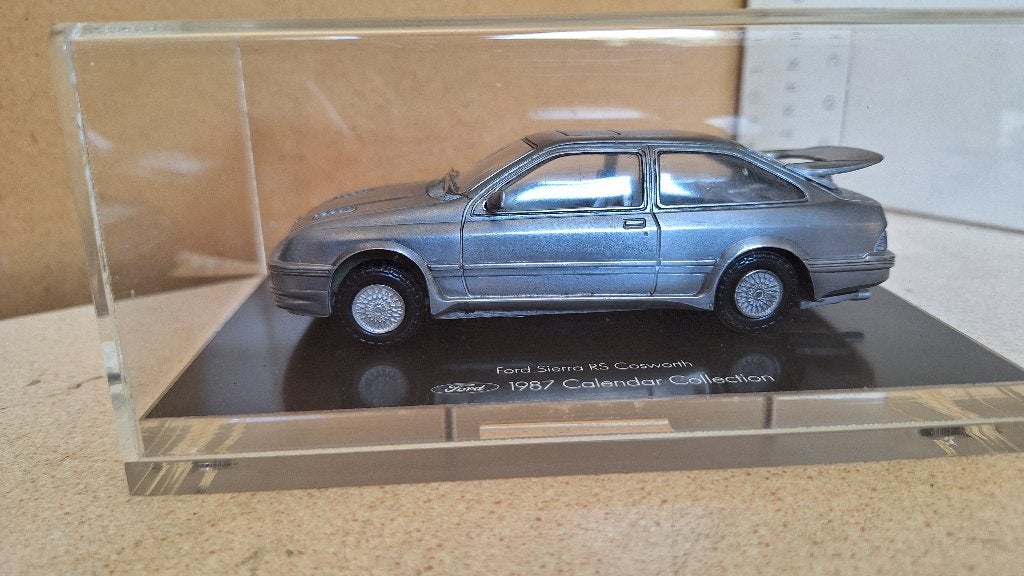Ford  Limited Edition Sierra RS Cosworth 1987  1/32 !! tin, Hobby en Vrije tijd, Modelauto's | 1:32, Ophalen of Verzenden, Zo goed als nieuw