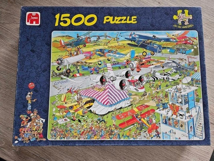 Jan van Haasteren puzzel Vliegshow, Ophalen of Verzenden, Meer dan 1500 stukjes, Zo goed als nieuw, Legpuzzel