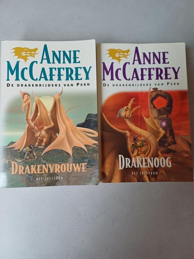 De drakenrijders van Pern, Boeken, Fantasy, Gelezen, Ophalen of Verzenden