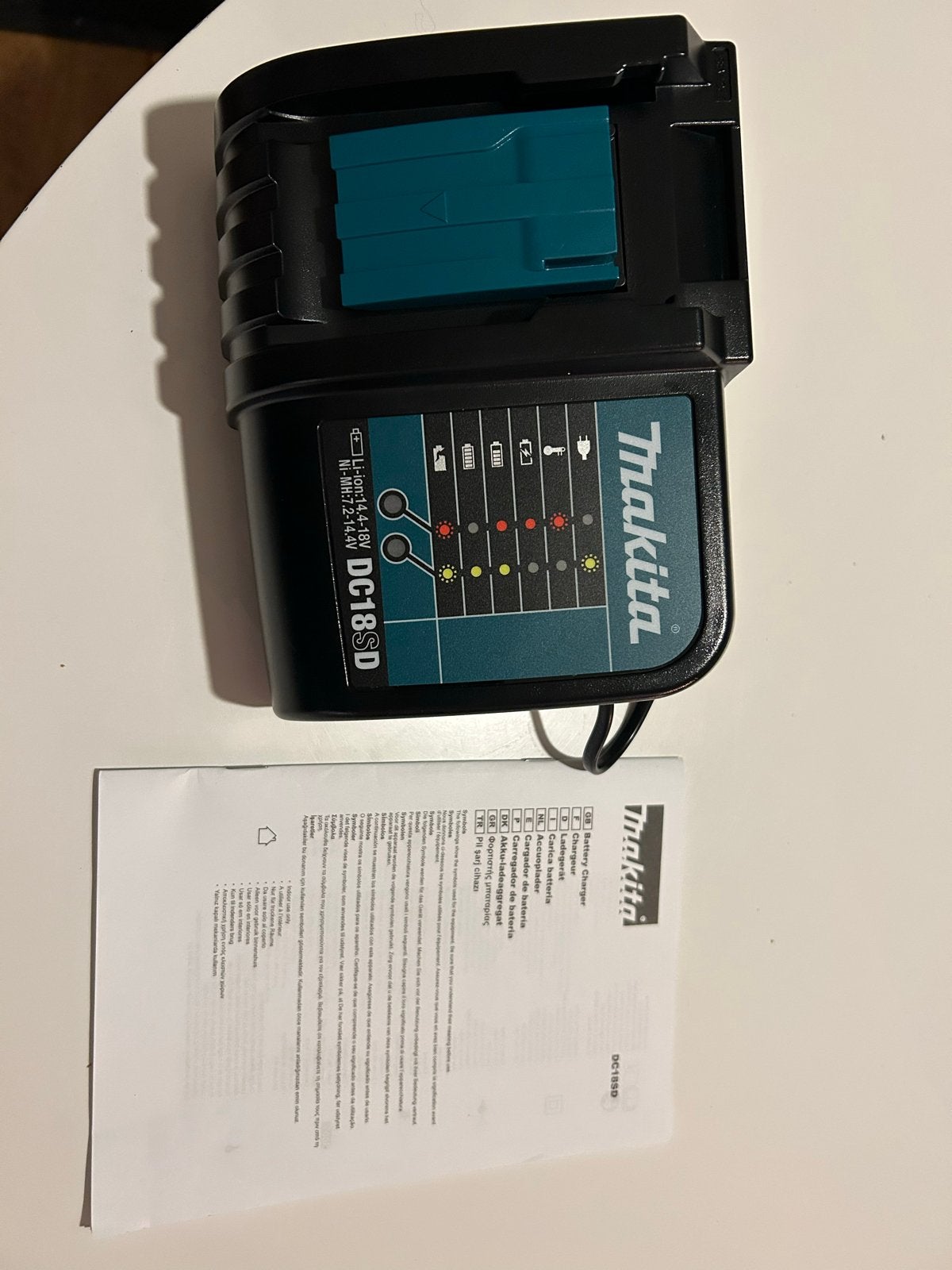 Makita DC18SD Acculader - Nieuw, Ophalen of Verzenden, Nieuw, Minder dan 400 watt, Overige typen