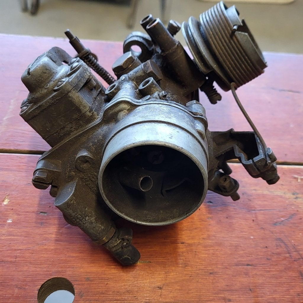 carburateur Benzine tank Peugeot 404 pijp motor onderdelen, Ophalen of Verzenden, Gebruikt, Peugeot