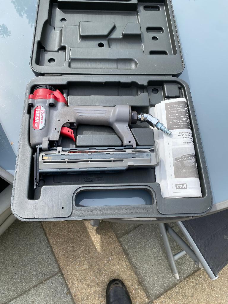 Tacker voor Braid nails, Ophalen, Zo goed als nieuw, Minder dan 200 liter/min, Minder dan 6 bar