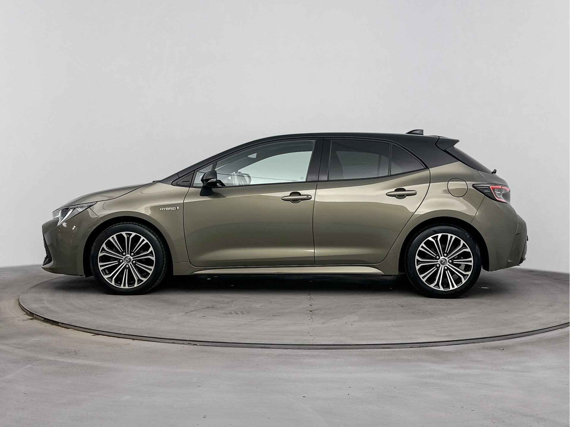 Toyota Corolla 1.8 Hybrid Style | Stuur-Stoelverwarming | Tr, Auto's, Toyota, 12 maanden, Gebruikt, 4 cilinders, Stoelverwarming