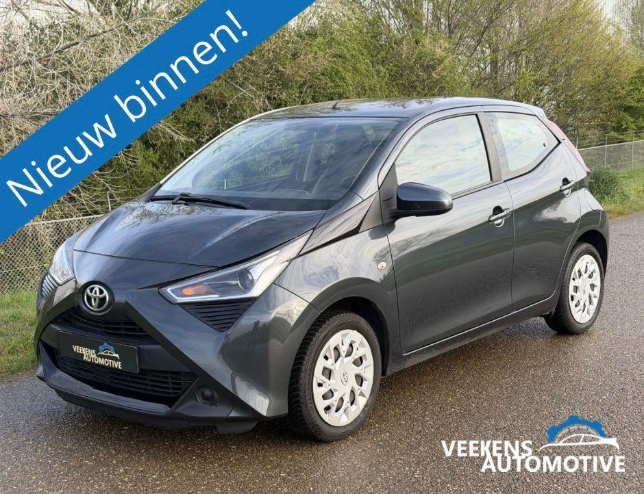 Toyota Aygo 1.0 Vvt-i 72pk 5D 2019 *Camera*CarPlay*Keyless, Auto's, Toyota, Voorwielaandrijving, Stof, Euro 6, 4 stoelen
