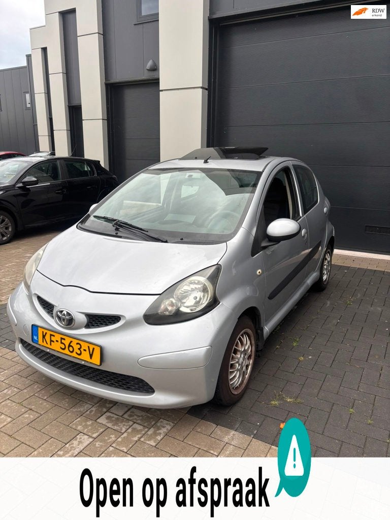 Toyota Aygo Inruil - Pano - Carplay - Apk 11-2026 - Meeneemp, Auto's, Voorwielaandrijving, Gebruikt, 4 stoelen, 68 pk