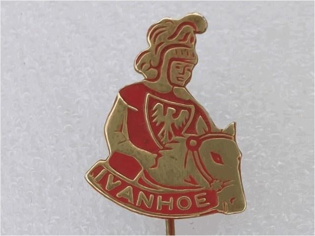 SP2054 Speldje Ivanhoe rood, Verzamelen, Ophalen of Verzenden, Gebruikt, Overige onderwerpen