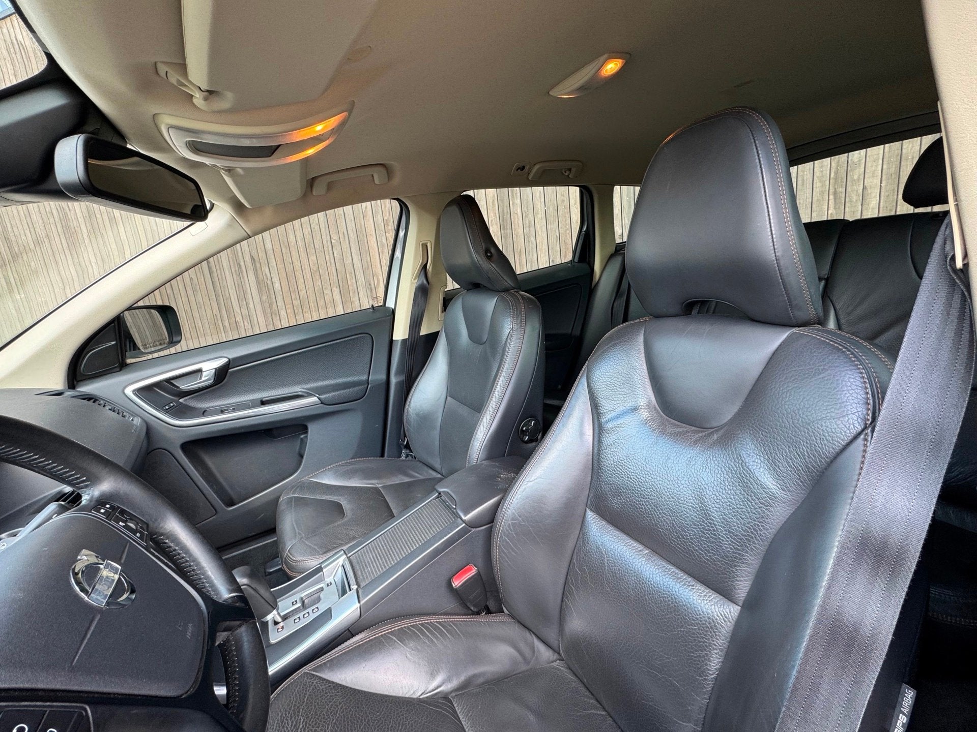 Foto 13 van Volvo XC60 2.0 T5 |LEES TEKST|