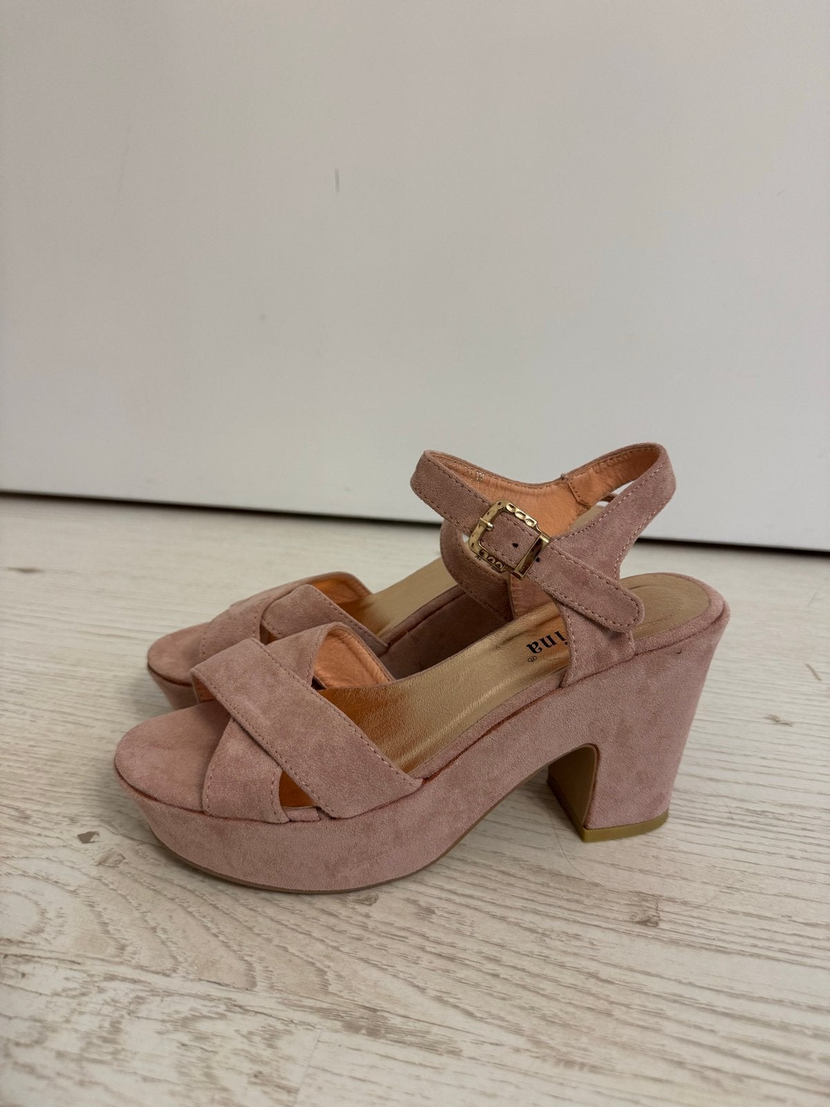 Roze plateau sandalen met hak maat 38, Ophalen of Verzenden, Zo goed als nieuw, Roze, Sandalen of Muiltjes