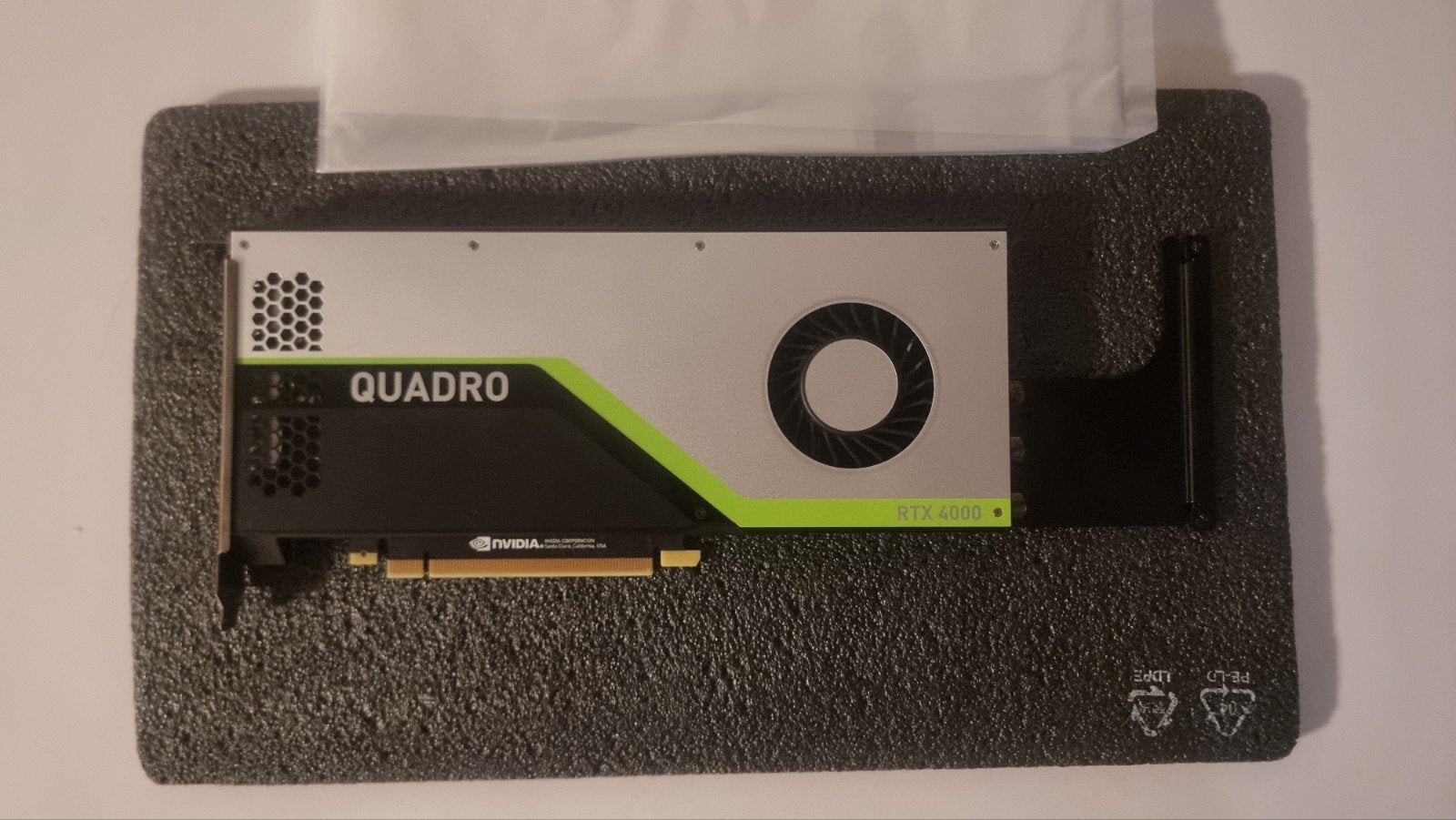NVIDIA Quadro RTX 4000 Grafische Kaart, Computers en Software, PCI-Express 3, GDDR6, Ophalen of Verzenden, Zo goed als nieuw