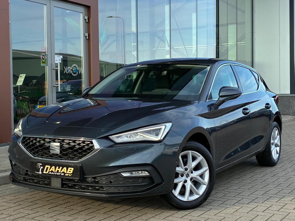 SEAT Leon 1.5 TSI | ACC | Navi | Stoel/Stuurverwarming | App, Stof, 4 cilinders, Leon, Handgeschakeld