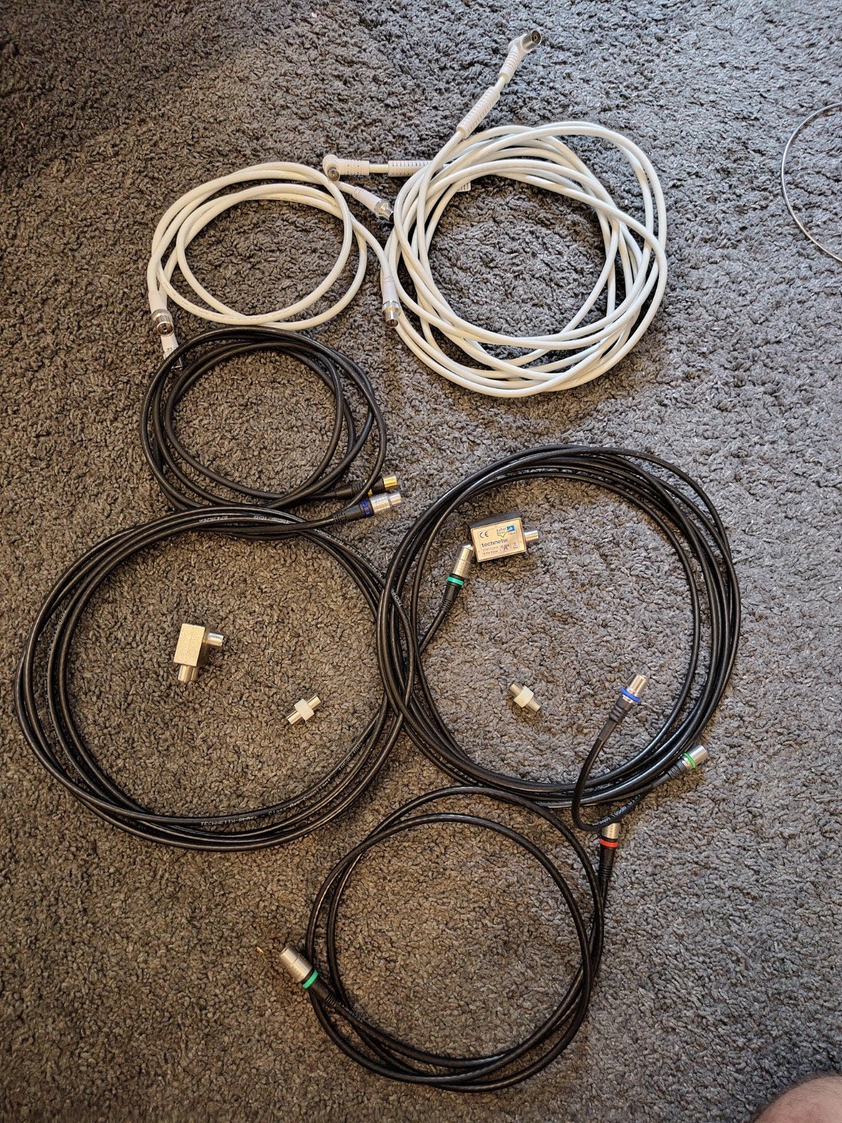 Diverse coax kabels en splitters, Audio, Tv en Foto, Ophalen of Verzenden, Gebruikt, 2 tot 5 meter, Tv-kabel