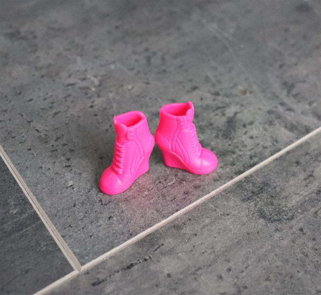 Barbie kleding nieuw - Originele hoge hakken schoenen roze, Ophalen of Verzenden, Nieuw, Barbie
