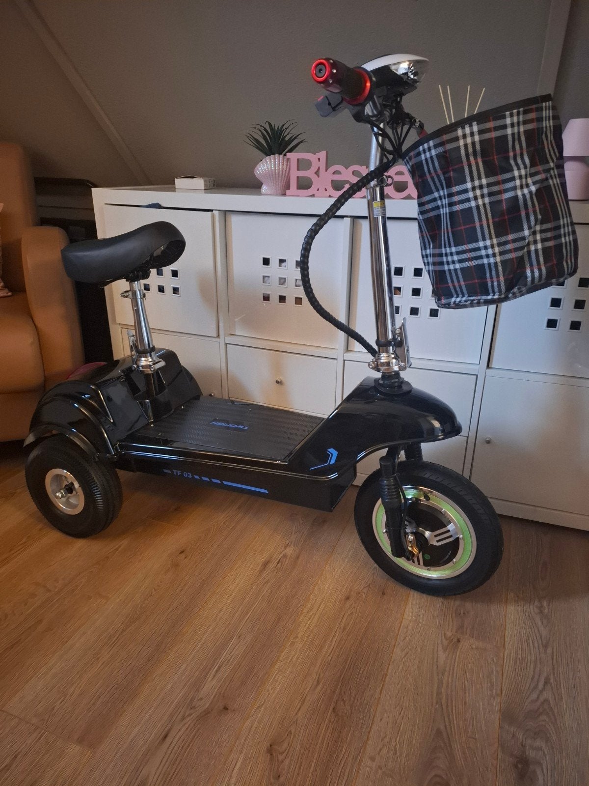 Twofish TF03 elektrisch driewiel scooter, Zwart., Nieuw, 26 t/m 35 km, 16 km/u of meer, Ophalen