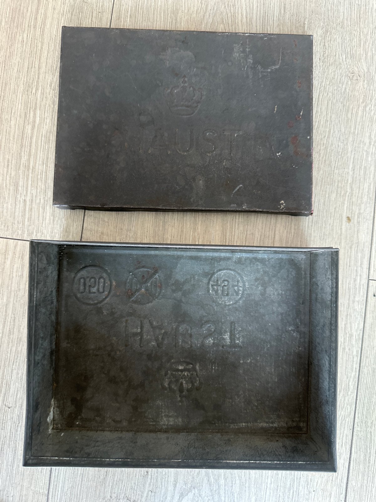 Oude metalen bakvorm / broodvorm met opdruk, Ophalen of Verzenden