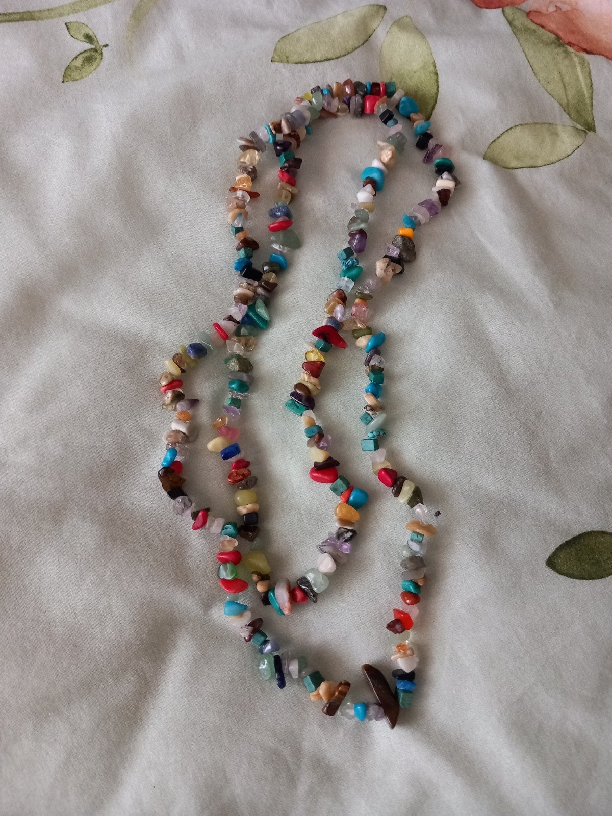 kleurige natuurstenen  ketting 104 cm, Ophalen of Verzenden, Nieuw, Overige kleuren, Steen of Mineraal