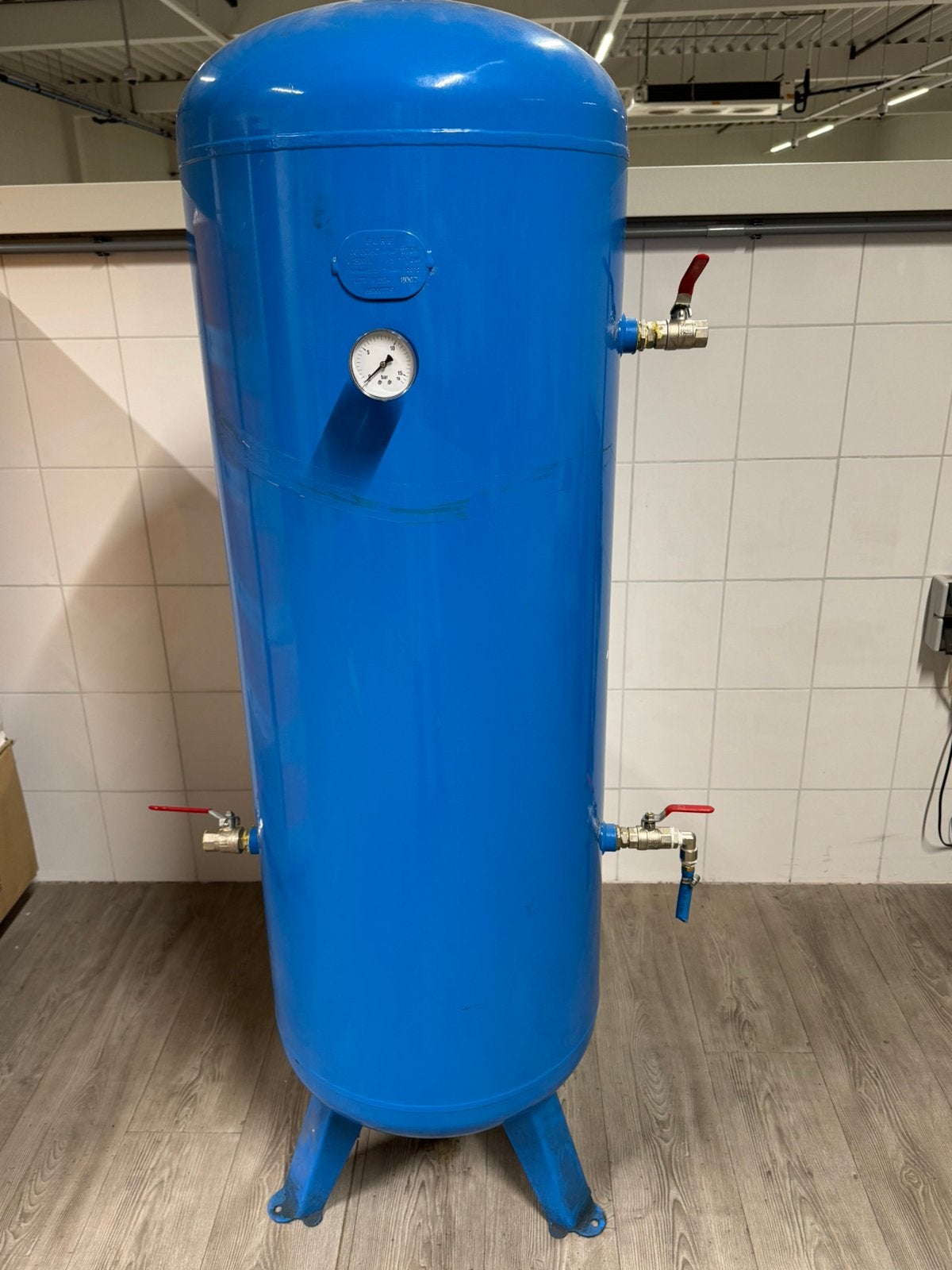 Perslucht tank. T.e.a.b., Ophalen, Zo goed als nieuw