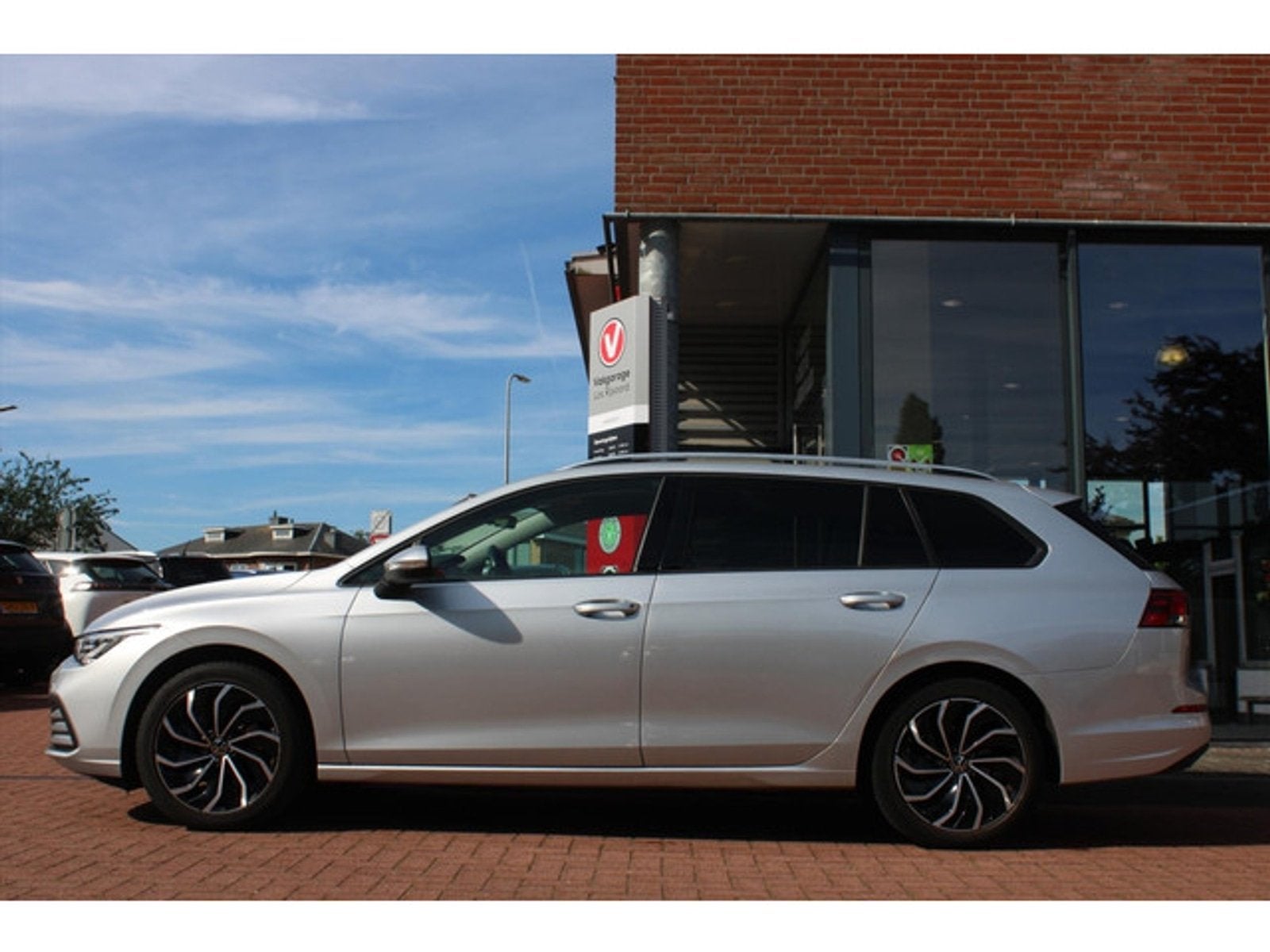 Volkswagen Golf Variant 1.0 eTSI Aut. *Life* | Trekhaak | Ca, Stof, Gebruikt, Origineel Nederlands, 19 km/l