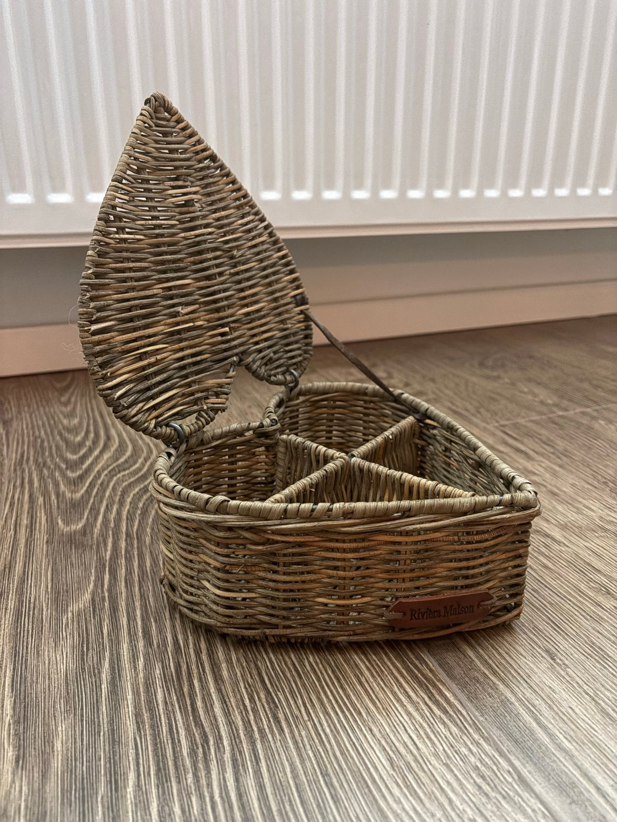 Rivièra Maison hartvormige rieten opbergmand, Huis en Inrichting, Ophalen, Minder dan 50 cm, Zo goed als nieuw, 5 – 50