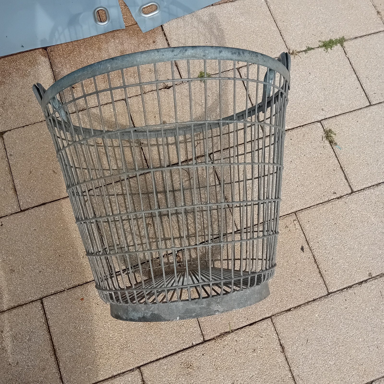 Grote metalen aardappel mand -, Ophalen, Met handvatten, Gebruikt, Mand