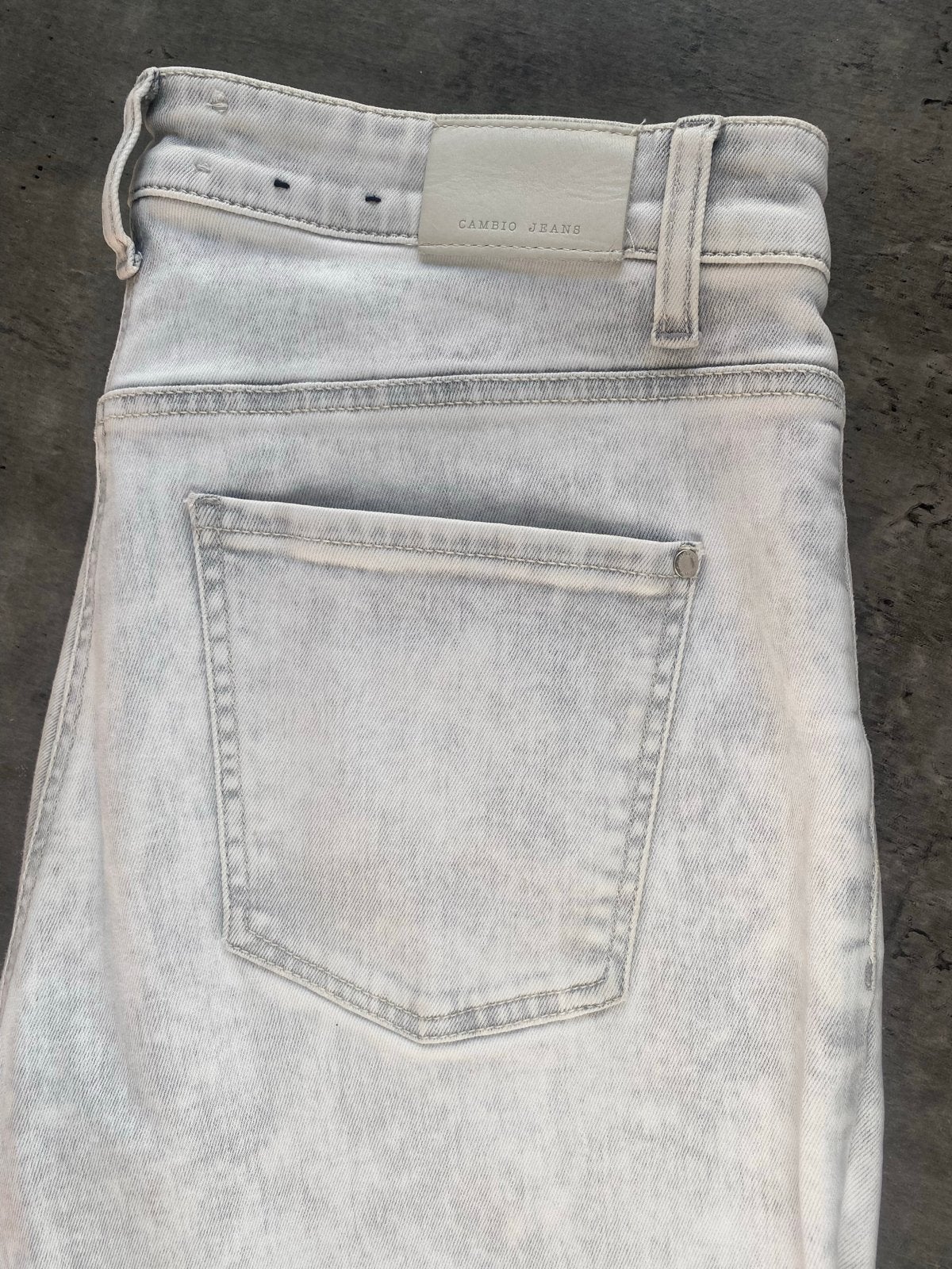 Cambio stretch jeans grijs/wit - zo goed als nieuw, Ophalen of Verzenden, Zo goed als nieuw, Grijs, W30 - W32 (confectie 38/40)