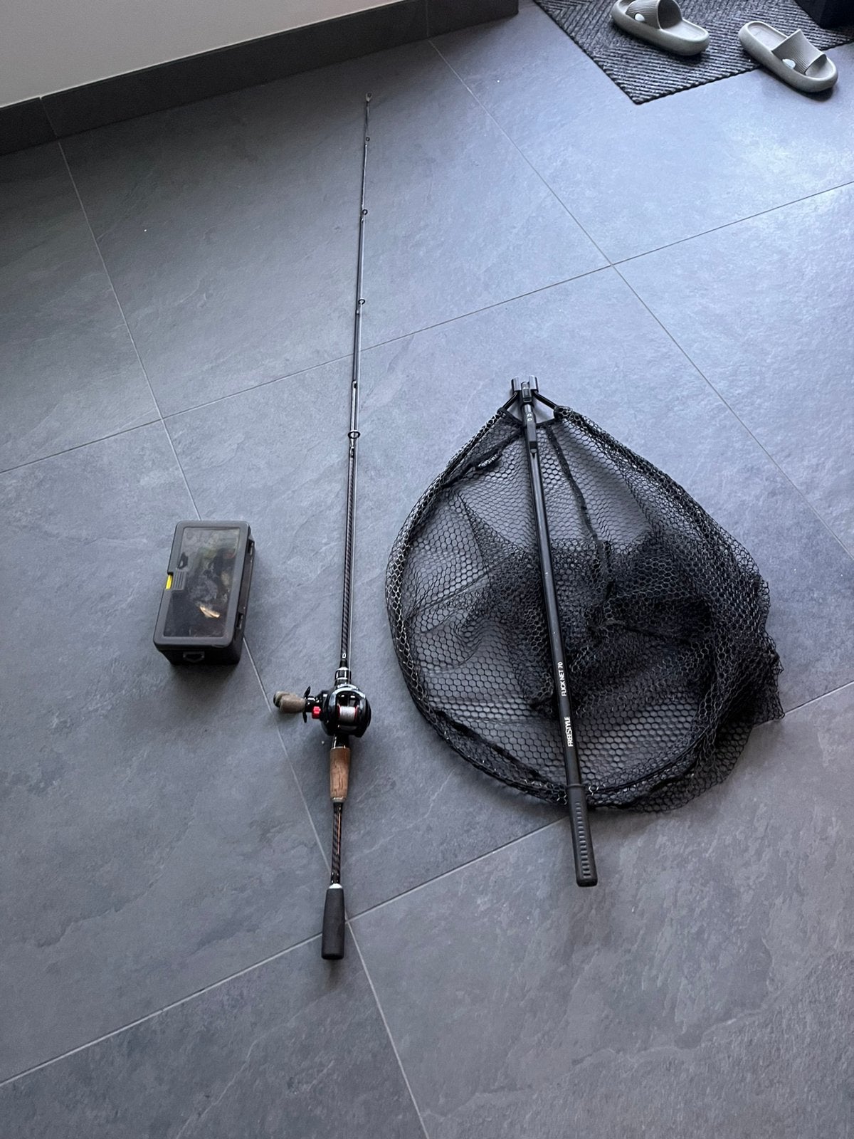 Complete Roofvisset: Baitcaster, Spro Flick Net & Aas, Ophalen of Verzenden, Zo goed als nieuw