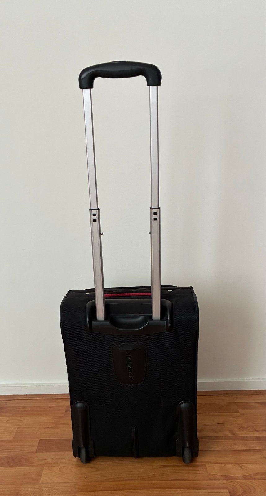 Wenger Zwarte Trolley Koffer - Handbagage Formaat, Ophalen, 40 tot 60 cm, 30 cm of meer, Gebruikt