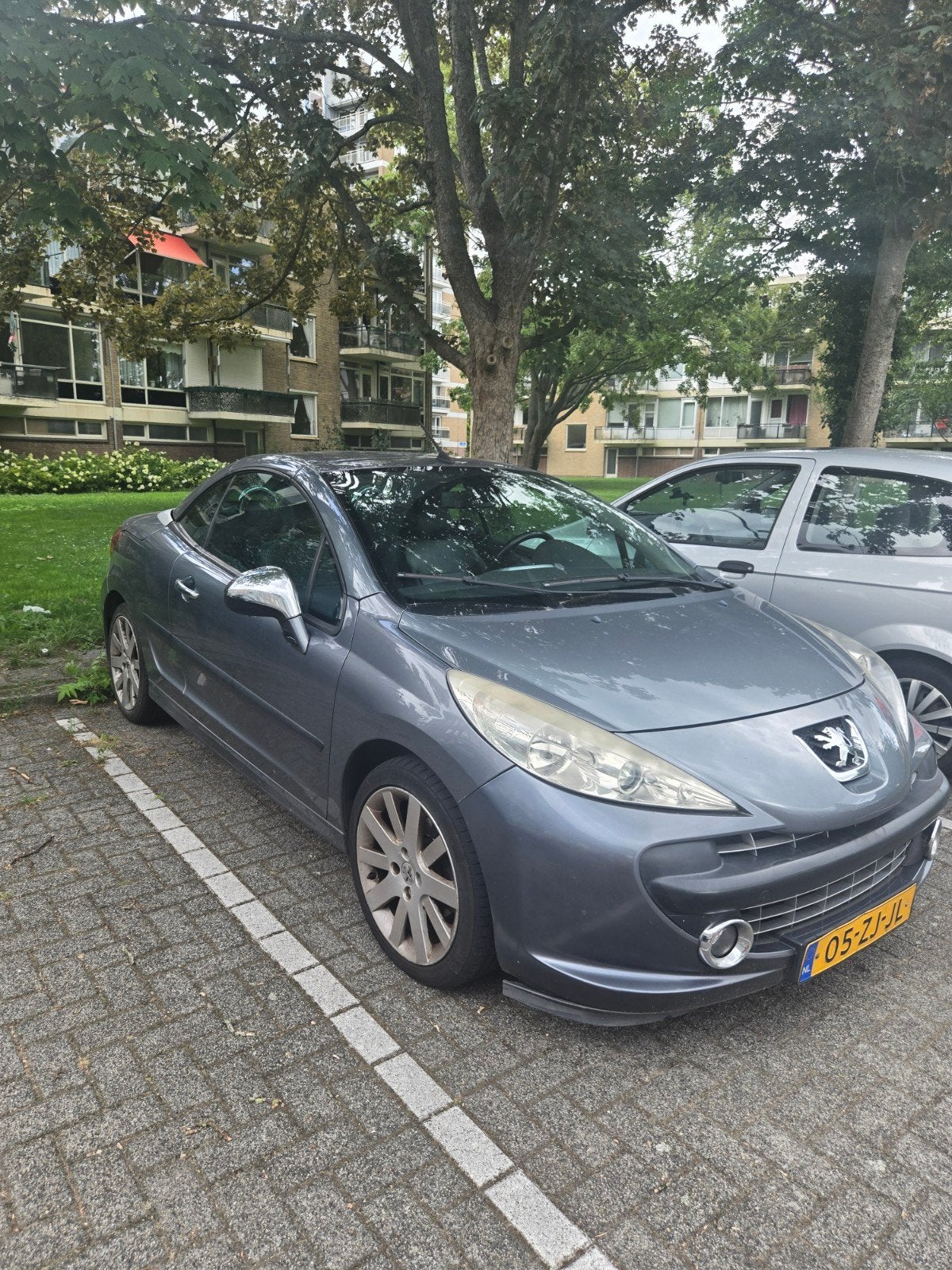 Peugeot 207 1.6 16V CC 110KW 2008 Grijs, Voorwielaandrijving, 4 cilinders, Cabriolet, 4 stoelen
