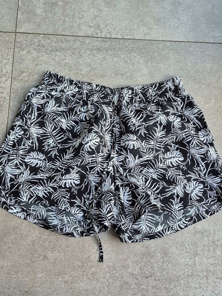 Dames korte broek pescara L/Xl zo goed als nieuw, Kleding | Dames, Kort, Zwart, Maat 42/44 (L), Pescara