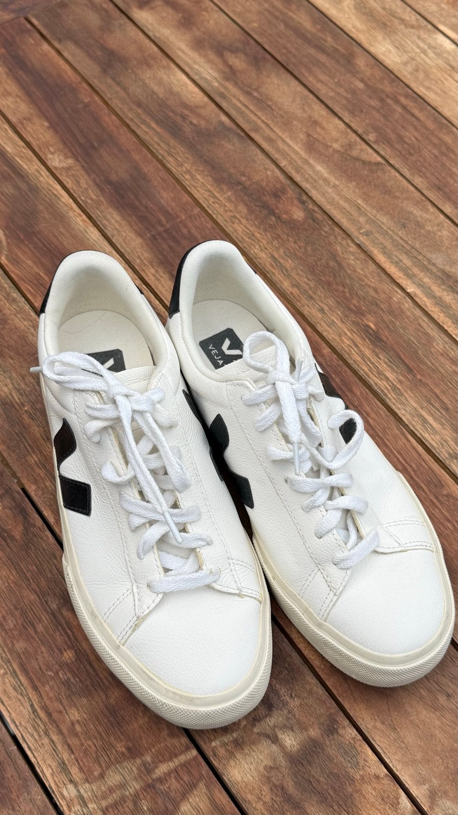 Witte Veja sneakers maat 40, Kleding | Dames, Ophalen of Verzenden, Gedragen, Wit, Sneakers of Gympen