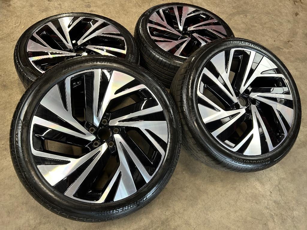 NIEUWE 21 inch originele Narvik velgen VW ID.4 + zomerbanden, Auto-onderdelen, Banden en Velgen, Banden en Velgen, Nieuw, 235 mm
