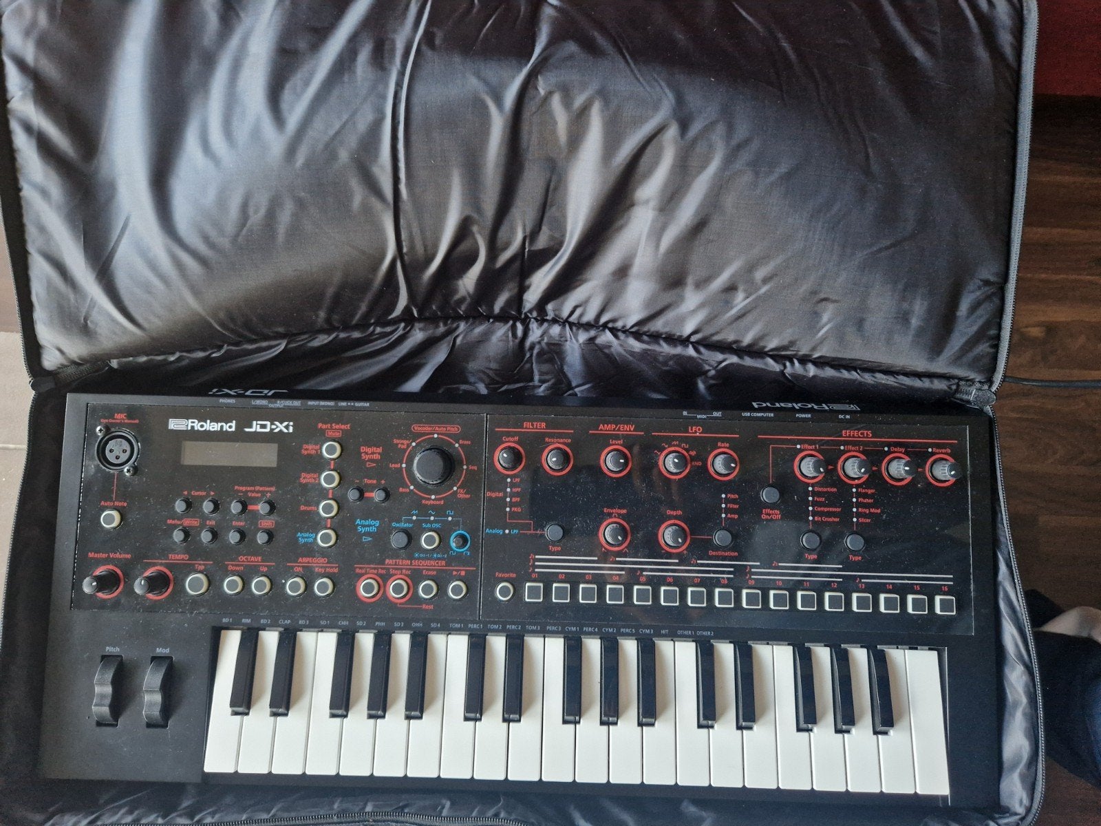 Roland JD-Xi Synthesizer met Farfisa hoes, Muziek en Instrumenten, Synthesizers, Ophalen of Verzenden