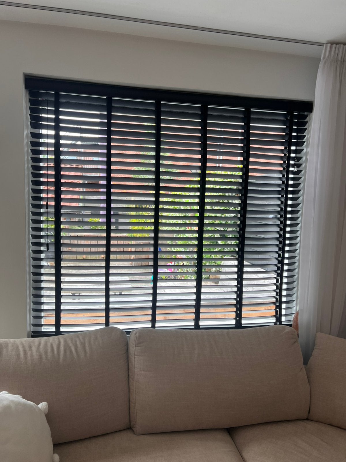 Zwarte shutters, Huis en Inrichting, Stoffering | Gordijnen en Lamellen, Ophalen, Zwart, 150 tot 200 cm, Zo goed als nieuw