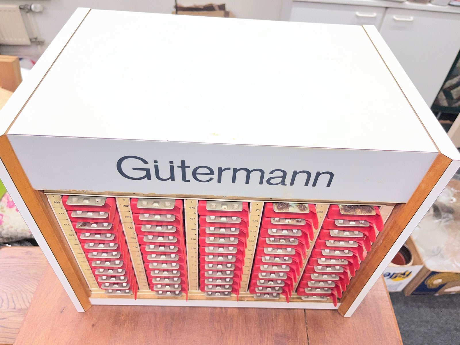 Gütermann Garen Display - Vintage Naaigaren Opbergsysteem, Ophalen of Verzenden, Gebruikt, Garen of Naald(en)