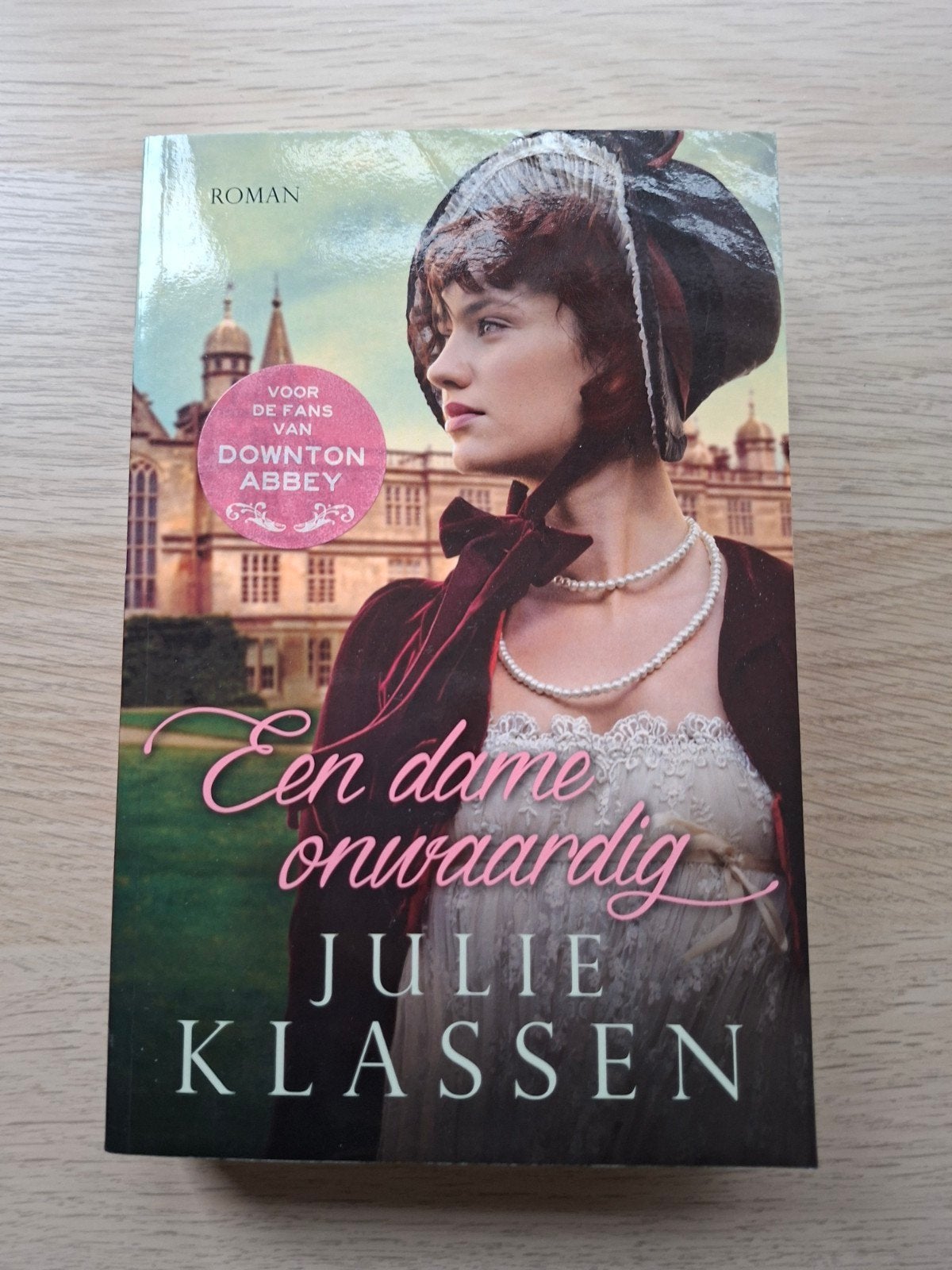 Een dame onwaardig door Julie Klassen, Boeken, Ophalen of Verzenden