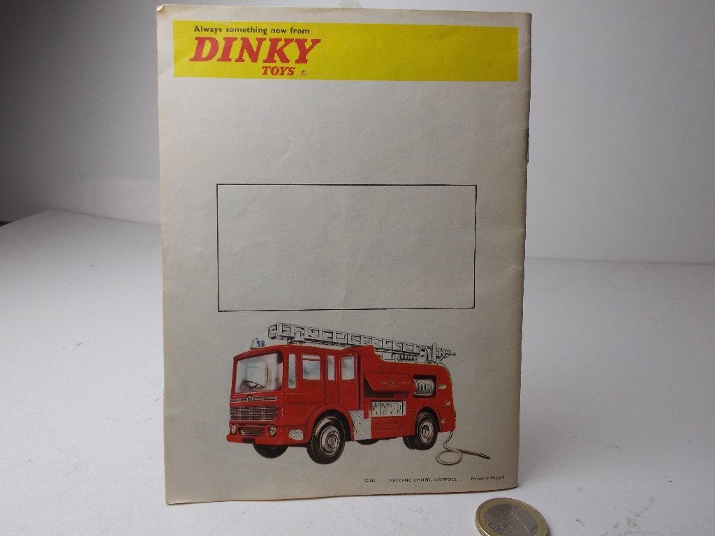 1969 Dinky Toys Catalogus No. 5. 24 Pagina's! I.g.st. (-M-), Hobby en Vrije tijd, Ophalen of Verzenden, Zo goed als nieuw, Overige typen